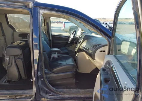 2013 Chrysler Town & Country Touring из США, поврежденный, VIN 2C4RC1BG4DR615662